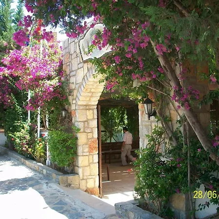 Kriss Hotel 3*