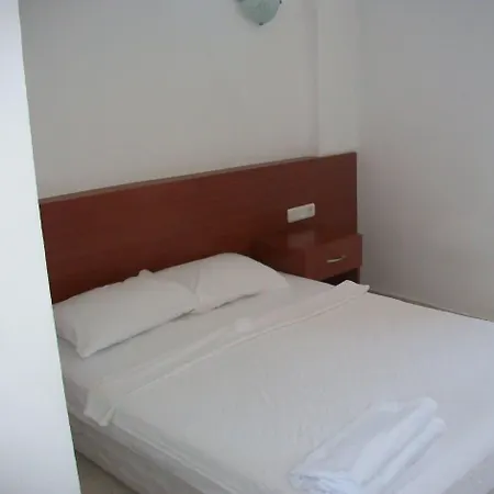 Hotel Kriss 3*