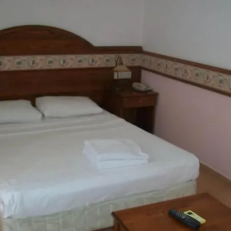 Kriss Szálloda Ortakent