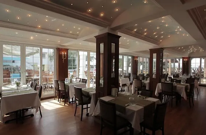 Kriss Hotel 3*